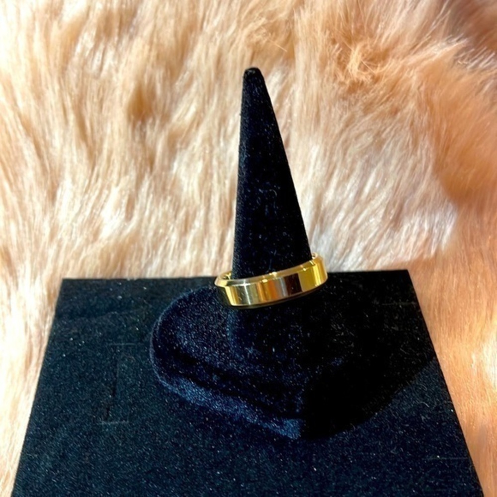 💖Sleek Design Stainless Steel Band Gold Tone UNISEX size 5, 7, 8,  9, 10, & 11.